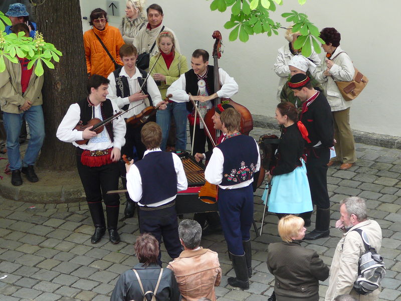 Soubor:2008 May Day at Špilberk (3).jpg