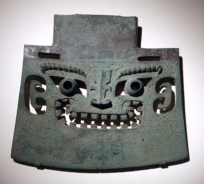 Soubor:CMOC Treasures of Ancient China exhibit - bronze battle axe.jpg