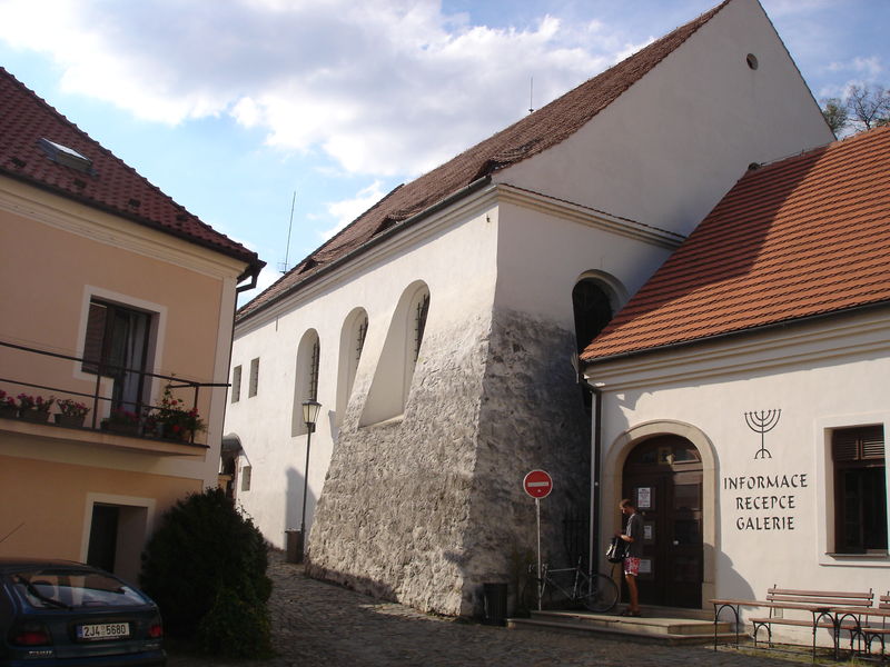 Soubor:New (Rear) synagogue in Třebíč, Zámostí.jpg