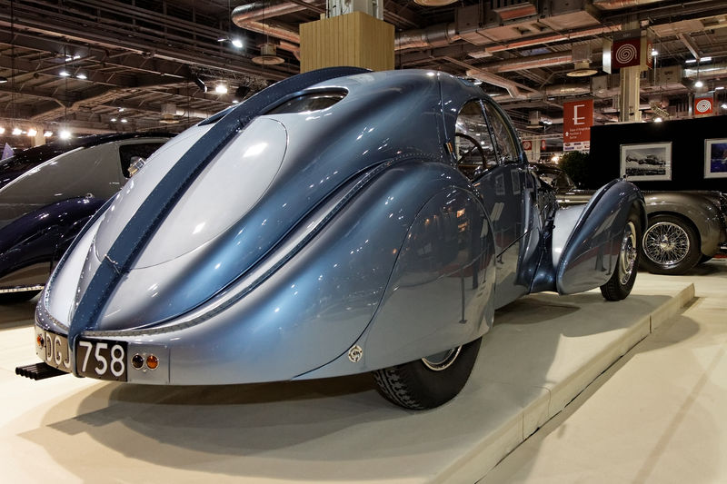 Soubor:Paris - Retromobile 2012 - Bugatti type 57SC Atlantic - 1936 - 006.jpg