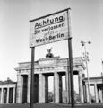 Bundesarchiv B 145 Bild-047269, Berlin, Brandenburger Tor.jpg