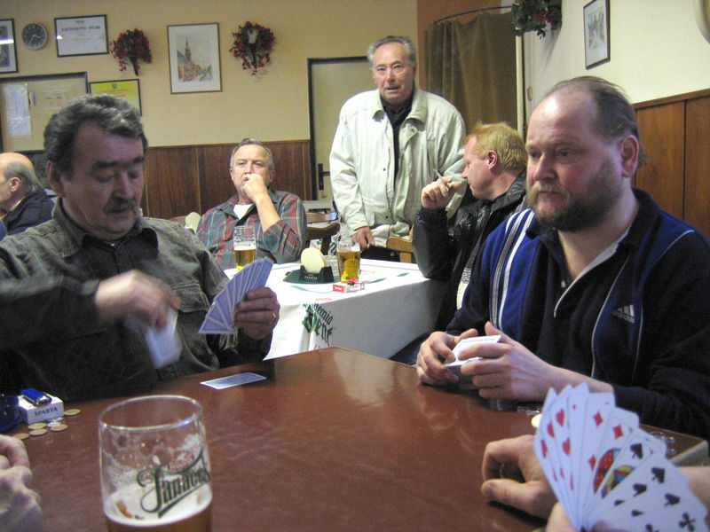 Soubor:Cards in pub Karty v hospodě.jpg