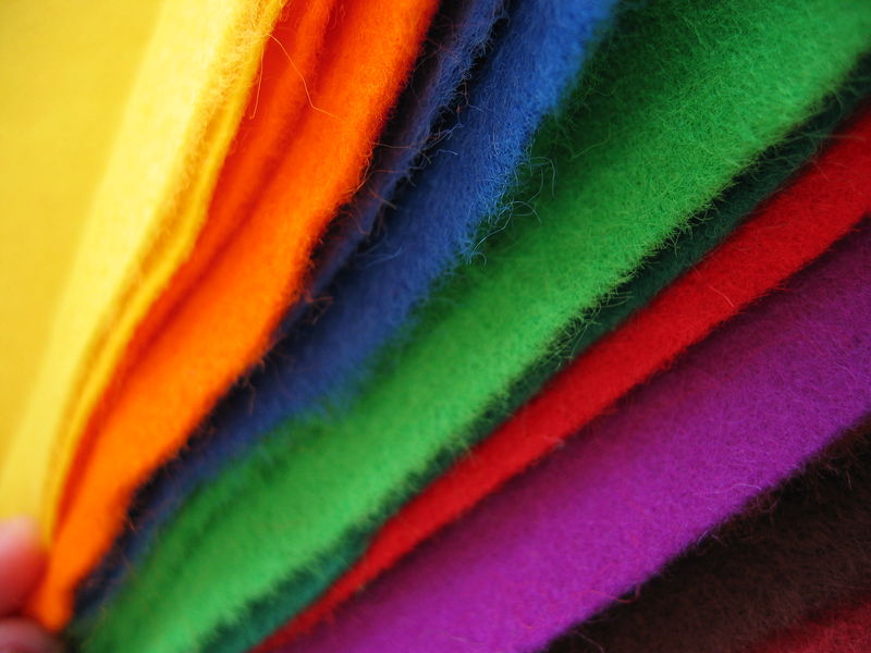 Soubor:Colored felt cloth.jpg