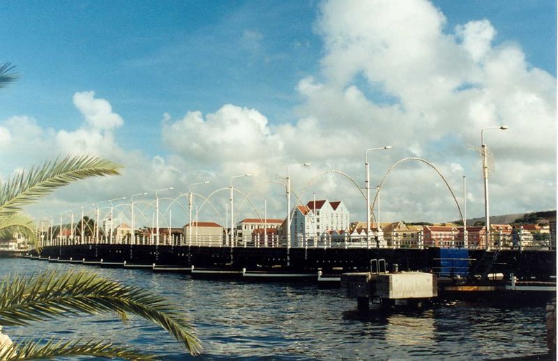 Soubor:Pontjesbrug Willemstad.jpg