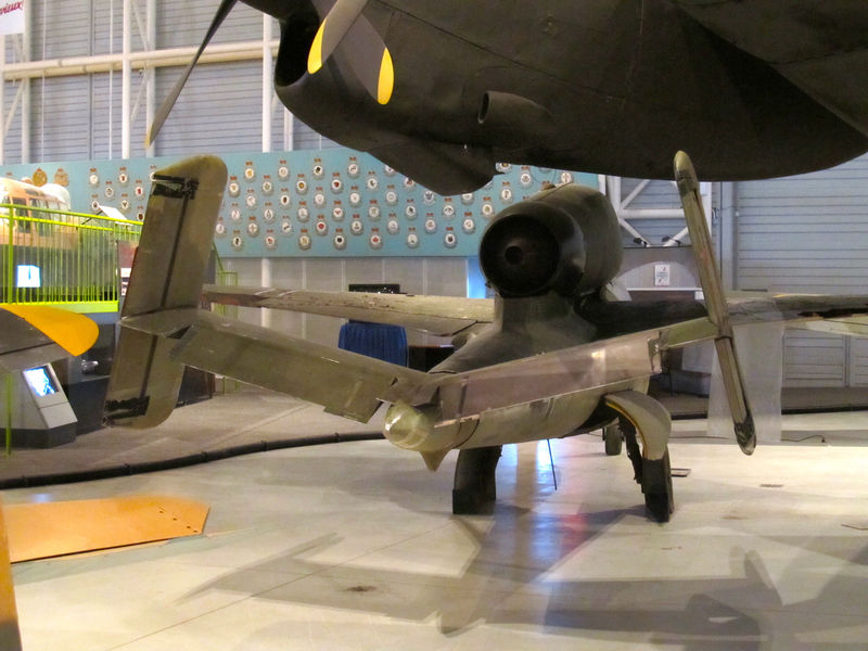 Soubor:Heinkel He 162 CASM 2012 8.jpg