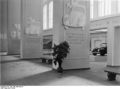 Bundesarchiv Bild 146-1988-099-21, Berlin, DAF-Ausstellung.jpg