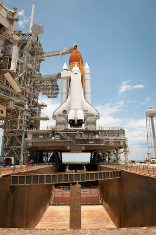 Příprava raketoplánu pro misi STS-134