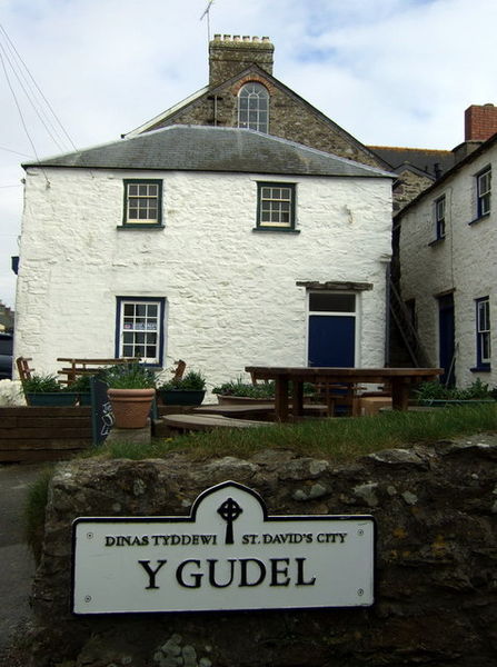 Soubor:Y Gudel, Tyddewi-St David's - geograph.org.uk - 742739.jpg
