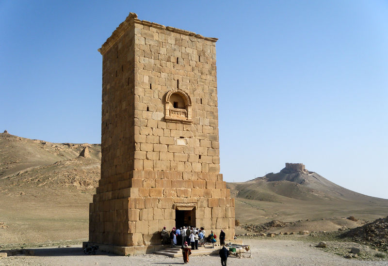 Soubor:Tower of Elahbel, Palmyra.jpg