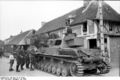 Bundesarchiv Bild 101I-721-0378-33A, Frankreich, Panzer IV in Ortschaft.jpg
