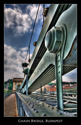 Chain Bridge, Budapest HDR Flickr2.jpg