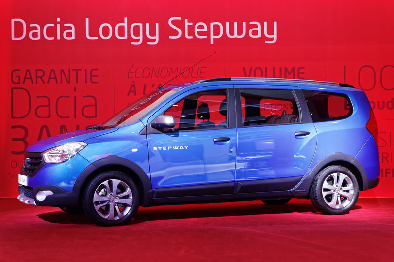 Soubor:Dacia Lodgy Stepway - Mondial de l'Automobile de Paris 2014 - 002.jpg
