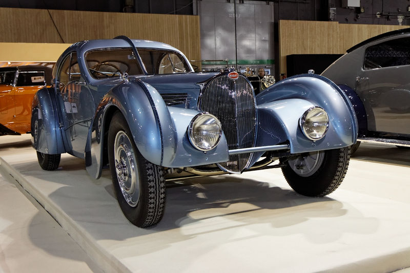 Soubor:Paris - Retromobile 2012 - Bugatti type 57SC Atlantic - 1936 - 008.jpg