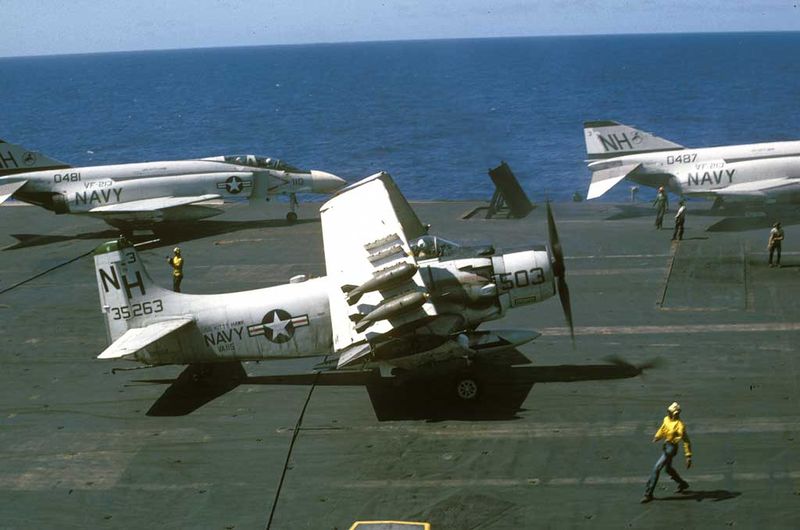 Soubor:A-1H VA-115 CVA-63 1966.jpg