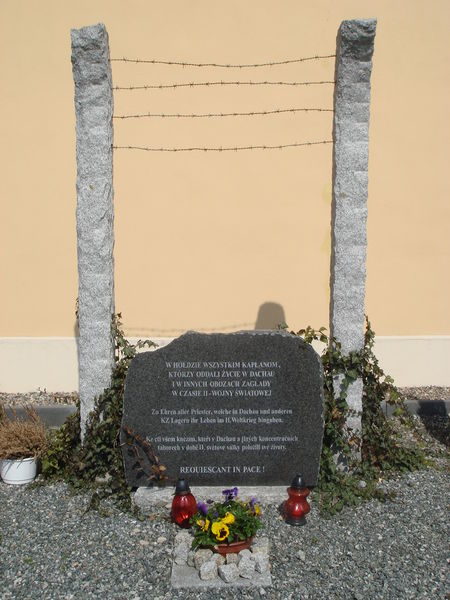 Soubor:Pomník ve Velké Čermné.jpg