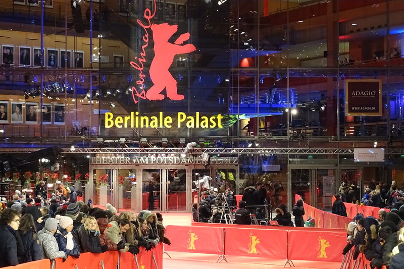 Soubor:20150208 - Berlinale Palast and Red Carpet.JPG