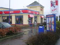 KFC, Kirkcaldy (showing entrance and drive-thru lane) - geograph.org.uk - 721350.jpg