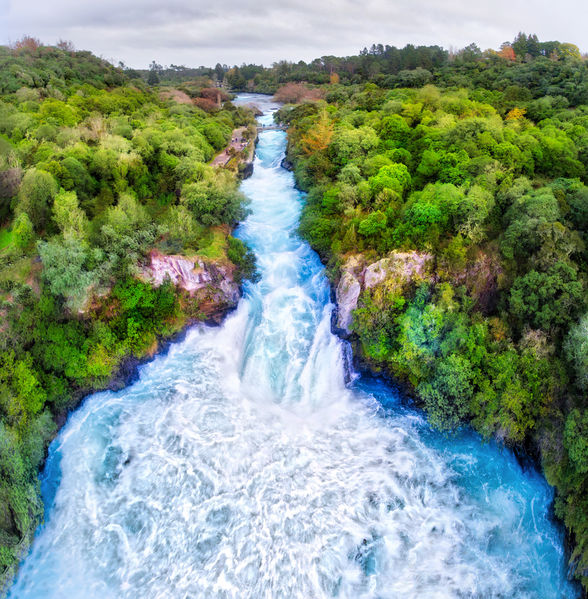 Soubor:Huka Falls-TRFlickr.jpg