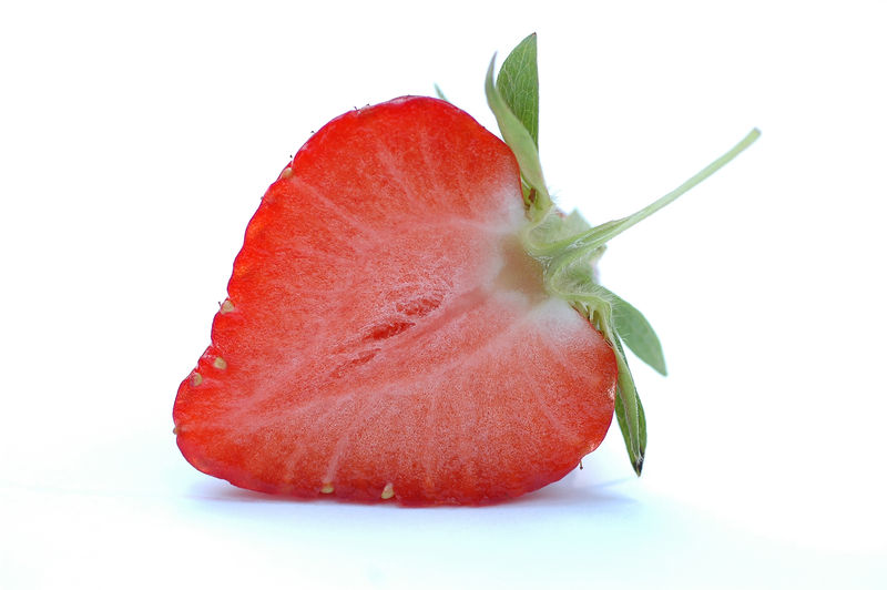 Soubor:Half a strawberry.jpg