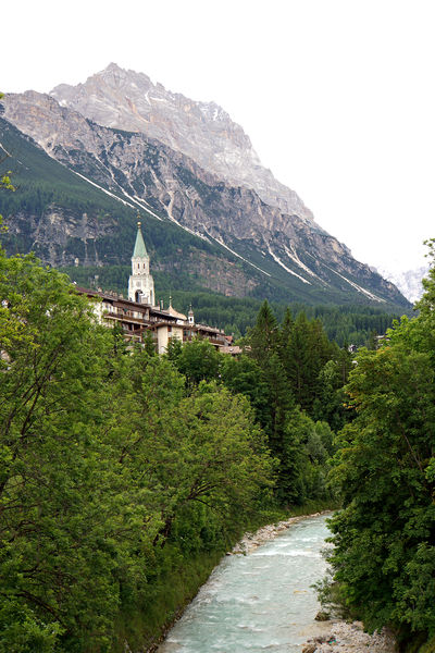Soubor:Italy-01338-Leaving Cortina d'Ampezzo.jpg