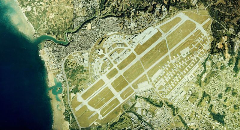 Soubor:Kadena Air Base Aerial photograph 1977.jpg