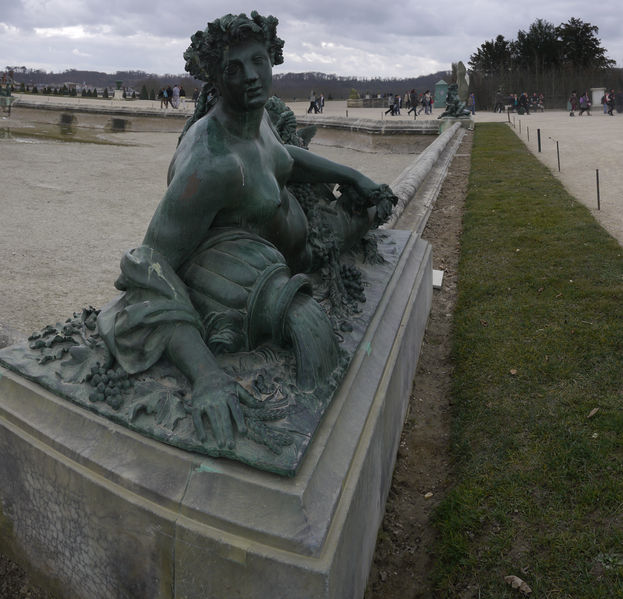 Soubor:La Saône - Statues du Parterre d'Eau - Château de Versailles - P1050399-P1050401.jpg