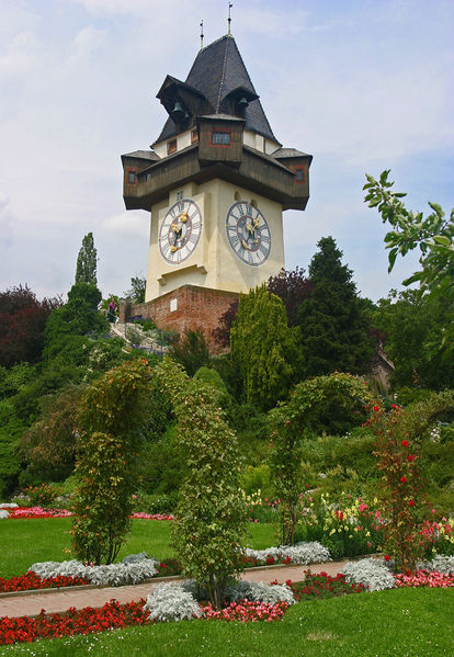 Soubor:Graz clock tower.jpg