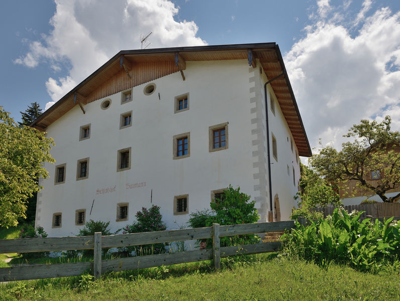 Soubor:Baumann Wohnhaus in Prösels Völs am Schlern.jpg