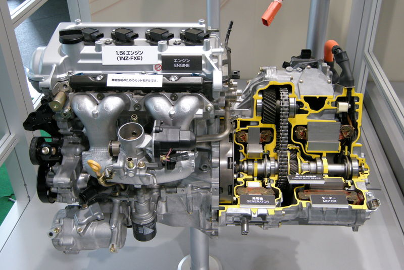 Soubor:Toyota 1NZ-FXE Engine 01.JPG
