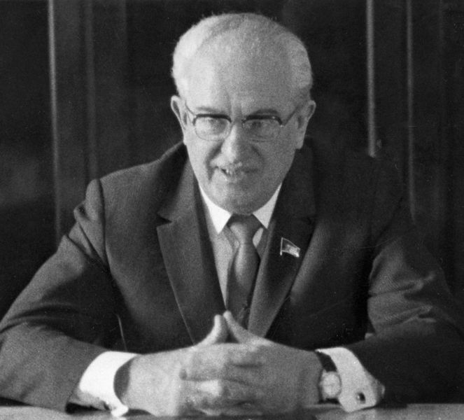 Soubor:RIAN archive 101740 Yury Andropov, Chairman of KGB.jpg