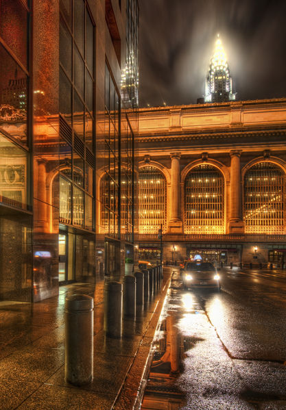 Soubor:Approaching Grand Central Station in the Rain.jpg