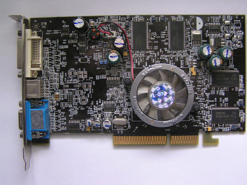Soubor:Sapphire Radeon 9600 XT AGP1.jpg