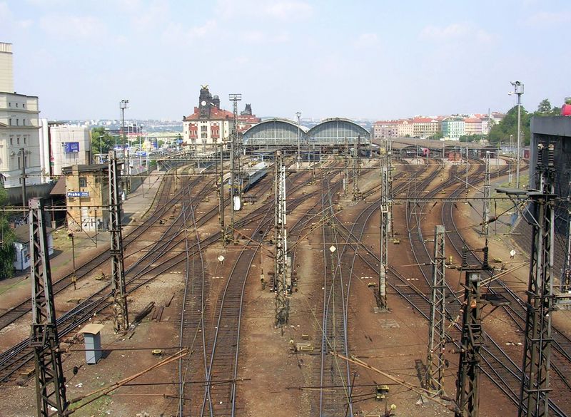 Soubor:Praha hlavní nádraží-od Vinohradské.jpg