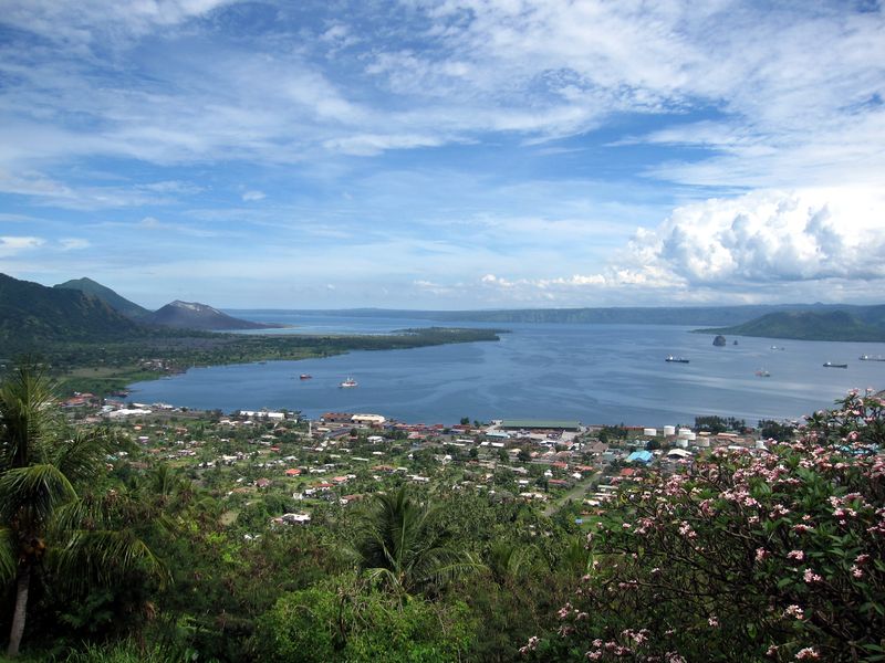 Soubor:Rabaul from Vulcanology Observatory.jpg