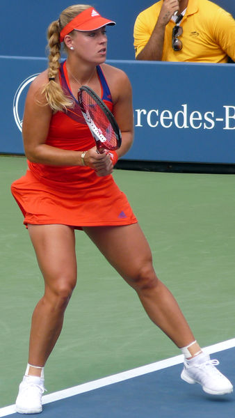 Soubor:Carla Suárez Navarro (18) vs. Angelique Kerber (8) US Open 2013 cropped.jpg