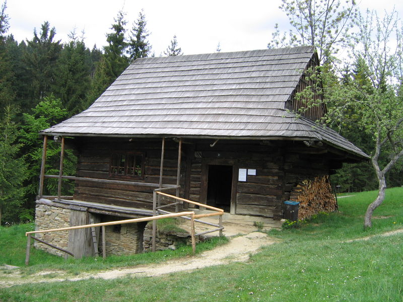Soubor:Múzeum kysuckej dediny-1.jpg