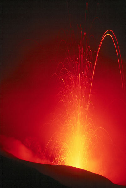 Soubor:Stromboli Eruption.jpg