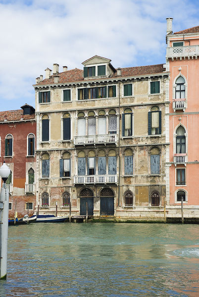 Soubor:Palazzo Tiepolo (Venice).jpg