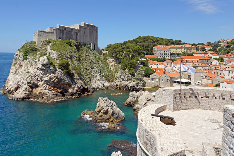 Soubor:Croatia-01835-Two Fortresses-DJFlickr.jpg