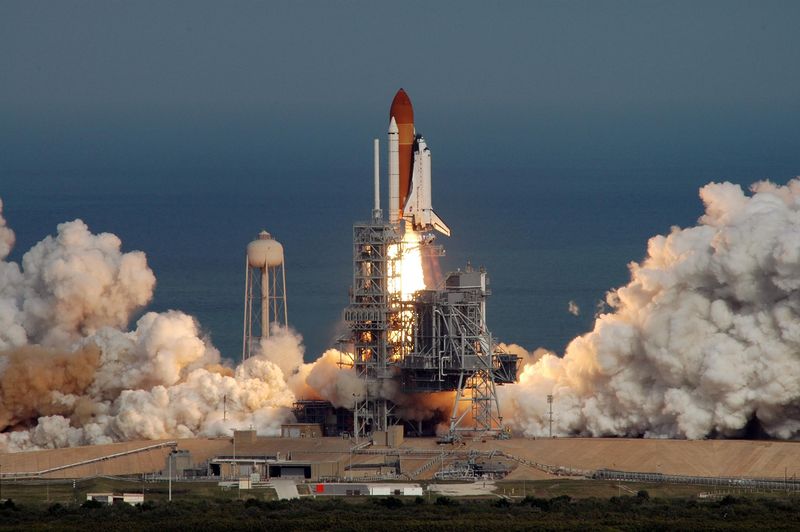 Soubor:STS122 launch.jpg