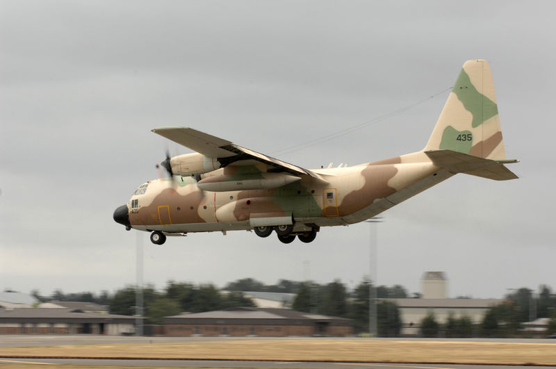 Soubor:Israeli C-130E landing McChord AFB 2009.JPG