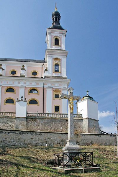 Soubor:Poutní kostel Panny Marie v Luži1.jpg