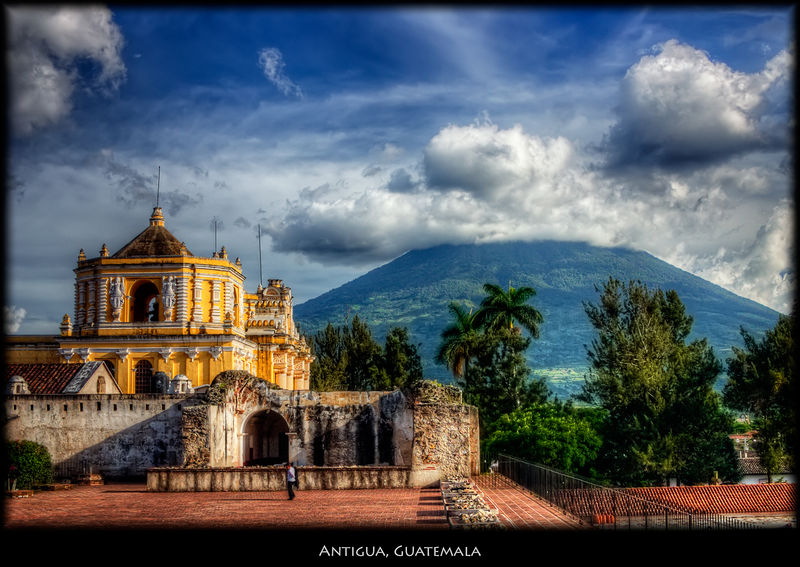 Soubor:Antigua, Guatemala3-PSFlickr.jpg