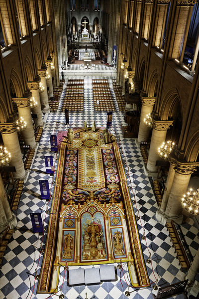 Soubor:Notre-Dame de Paris - Tapis monumental du chœur - 008.jpg