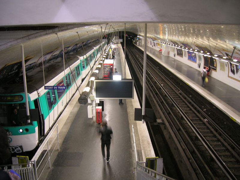 Soubor:Metro 7 Porte d Ivry quais.JPG