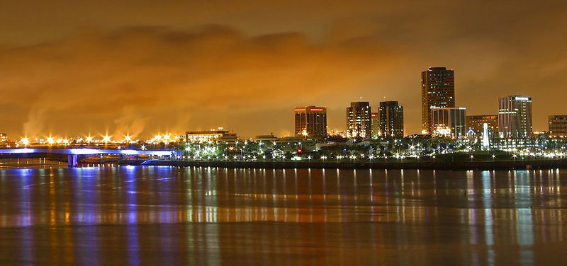 Soubor:Long Beach, CA at night.jpg