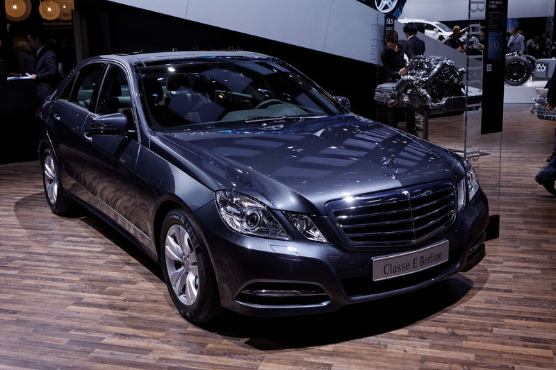 Soubor:Mercedes - Classe E - Mondial de l'Automobile de Paris 2012 - 001.jpg