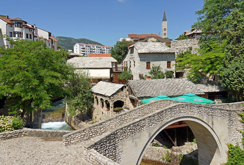 Soubor:Bosnia and Herzegovina-02194-Crooked Bridge-DJFlickr.jpg