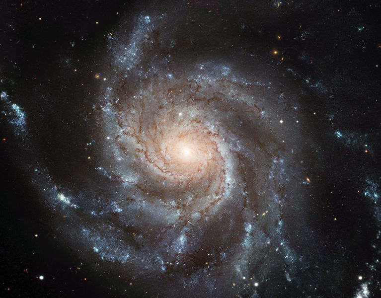 Soubor:M101 hires STScI-PRC2006-10a.jpg