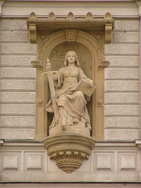 Soubor:Justice statue.jpg